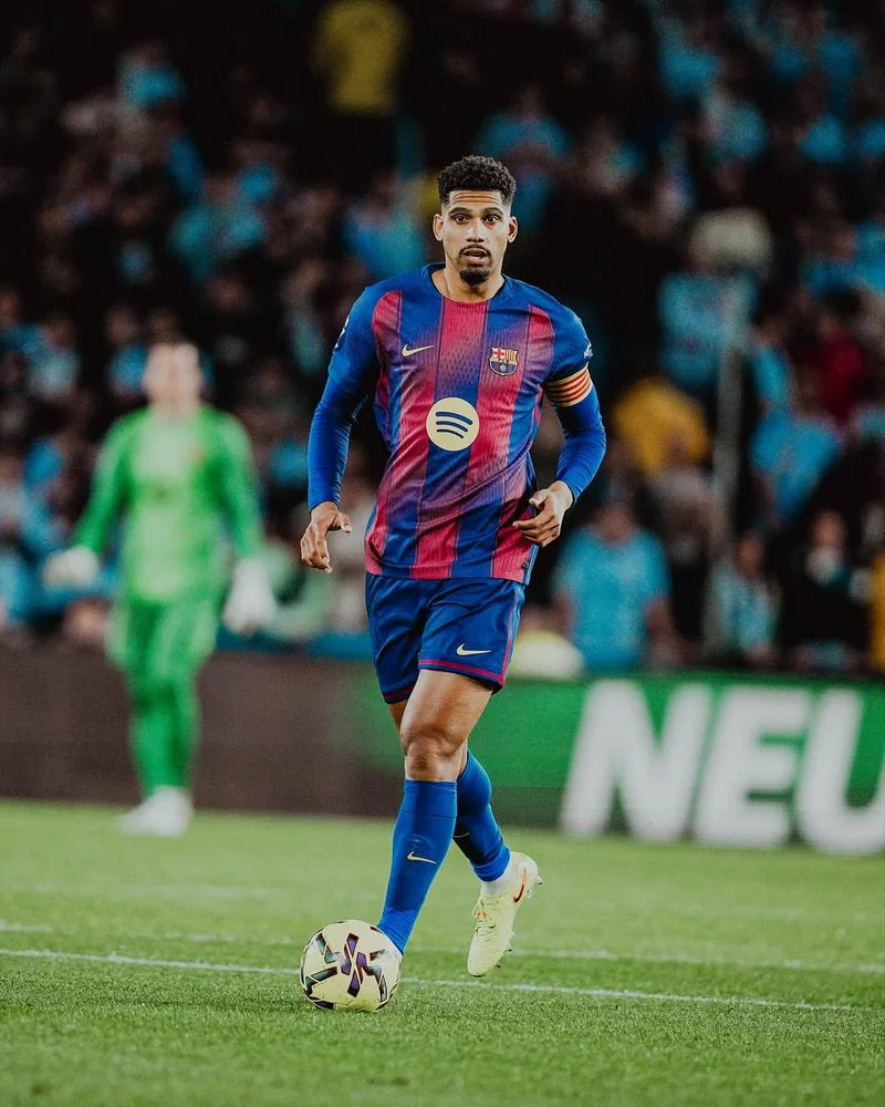 Hình ảnh cầu thủ Ronald Araujo 1