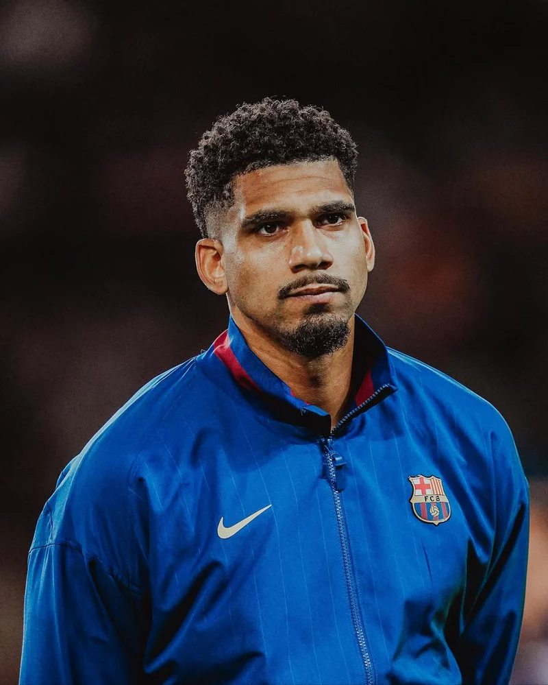 Ronald Araújo – Trung vệ Uruguay làm nên lịch sử tại Barca