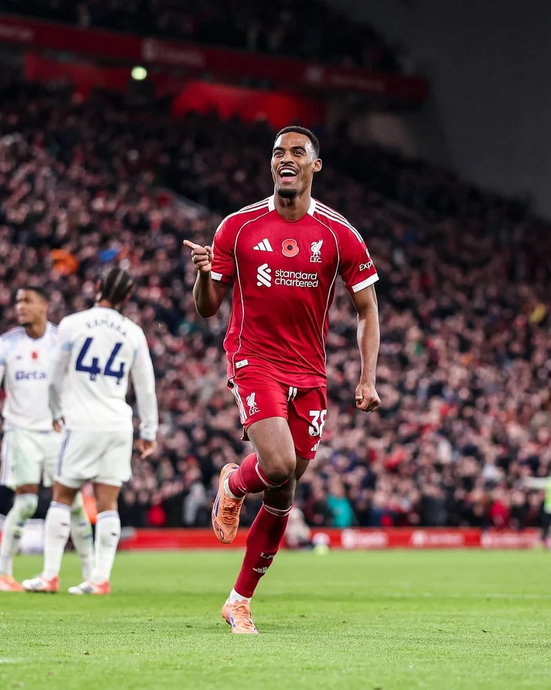 ảnh cầu thủ Ryan Gravenberch 1