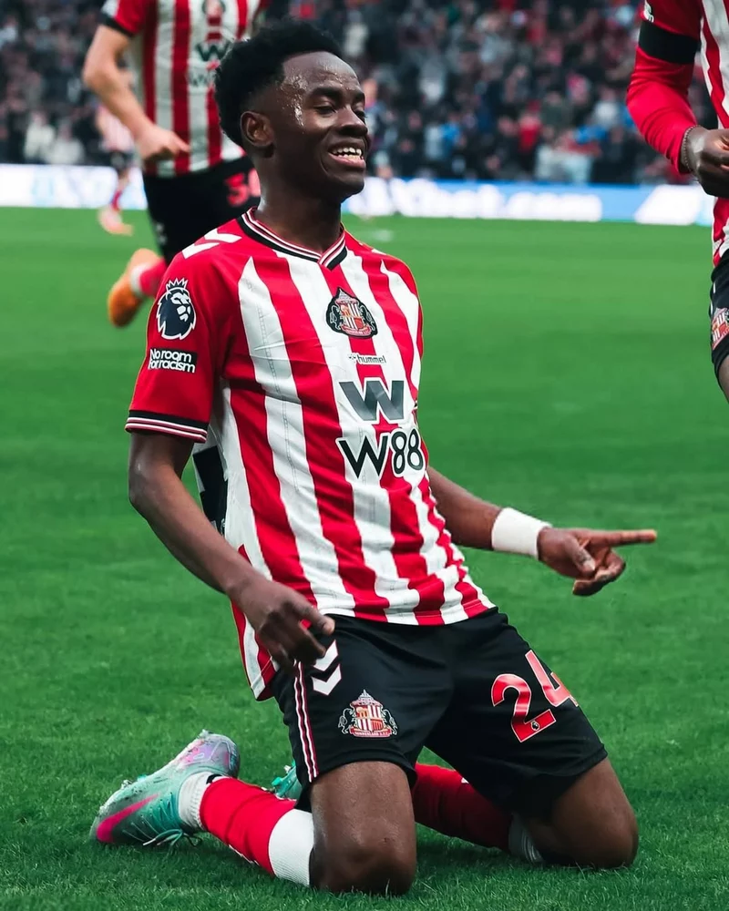 Hình ảnh cầu thủ Simon Adingra 4