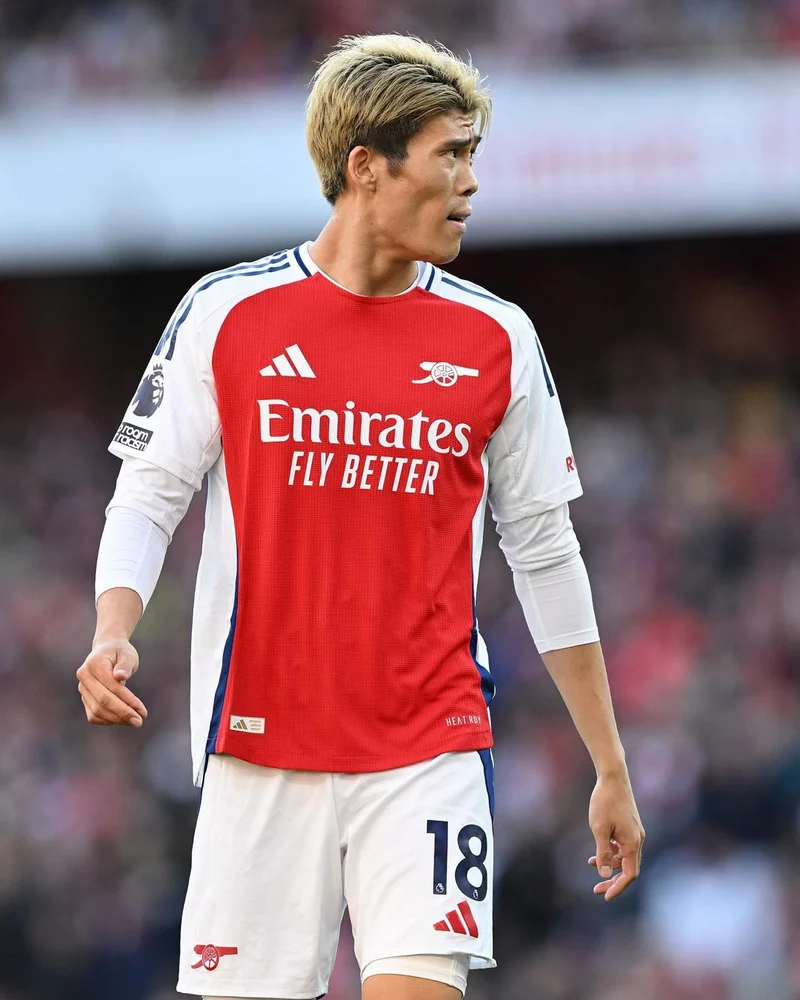 Hình ảnh cầu thủ Takehiro Tomiyasu 1