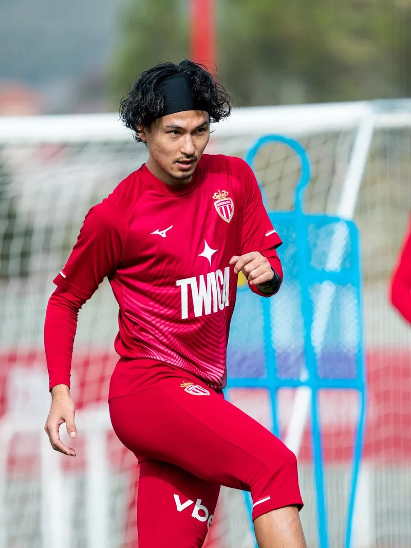 Hình ảnh cầu thủ Takumi Minamino 2