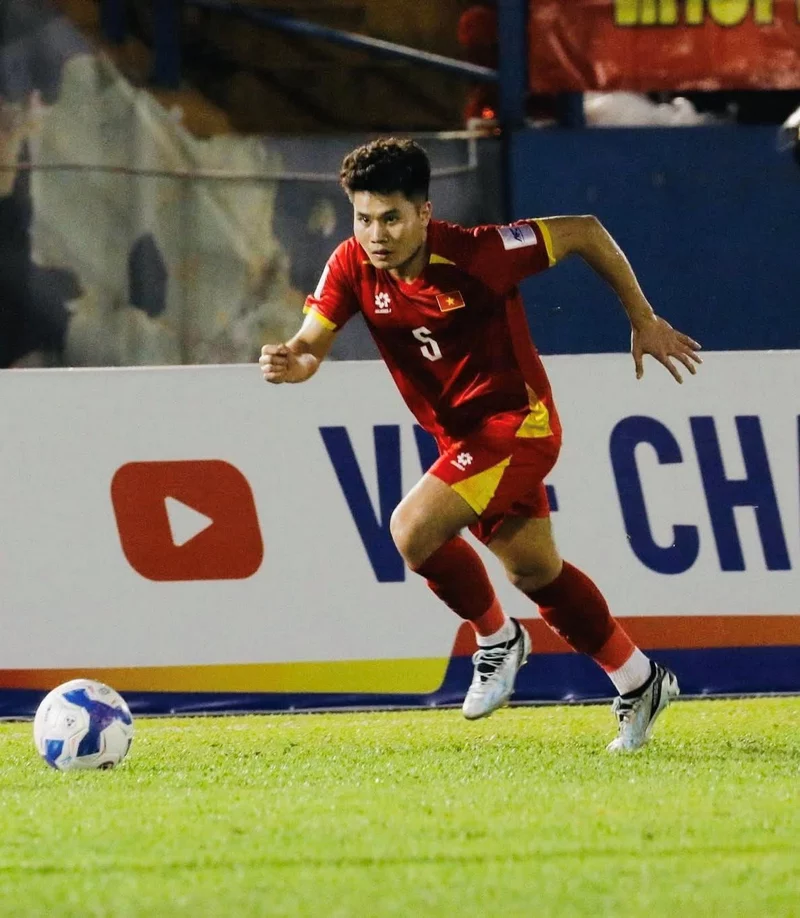ảnh cầu thủ Trương Tiến Anh 1