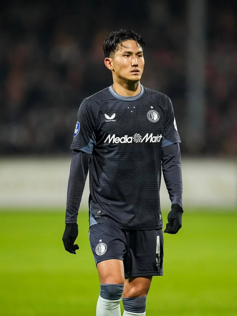 Hình ảnh cầu thủ Tsuyoshi Watanabe 1