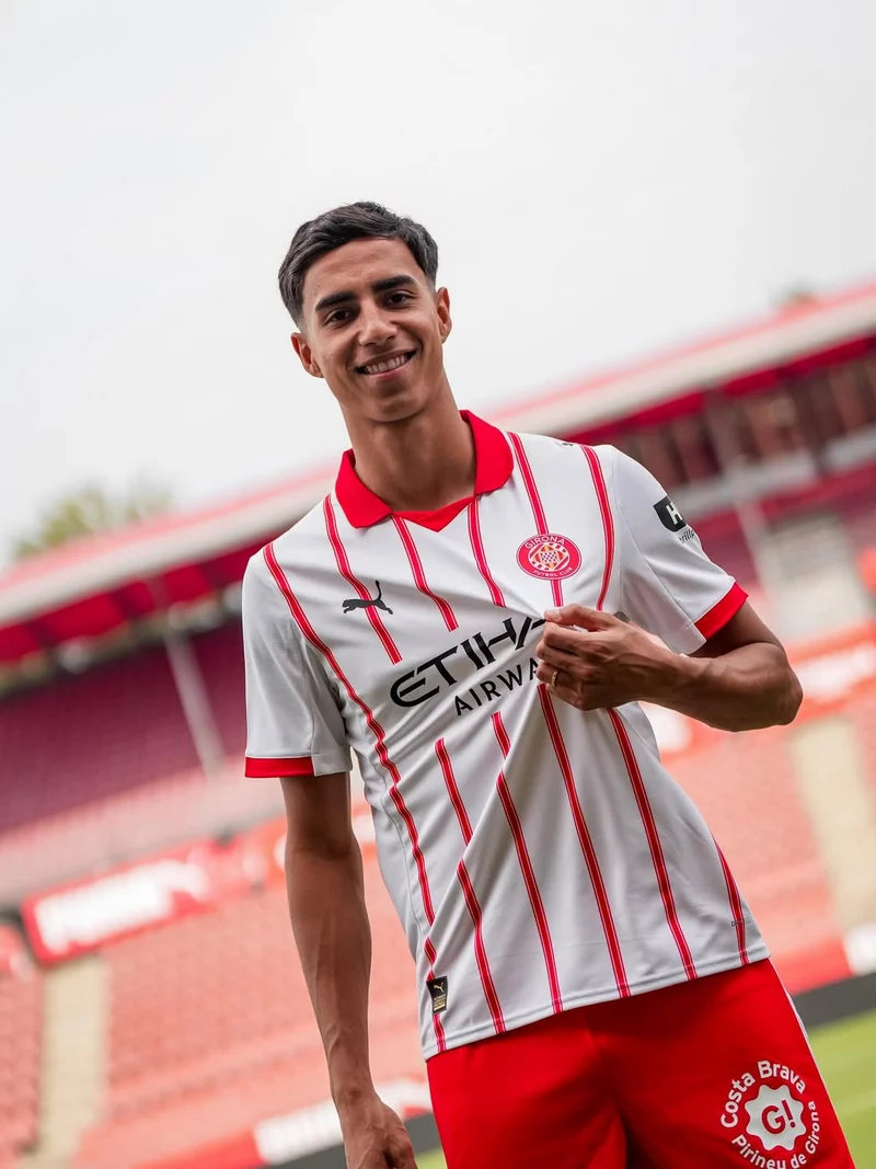 Hình ảnh cầu thủ Vitor Reis 4