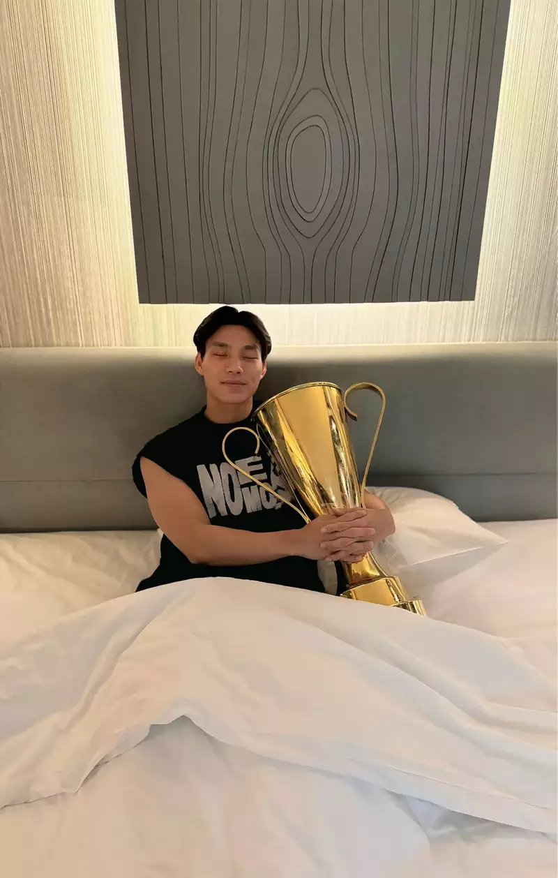 Khám phá lối chơi mạnh mẽ của Vũ Văn Thanh – Con “chiến mã” hành lang cánh