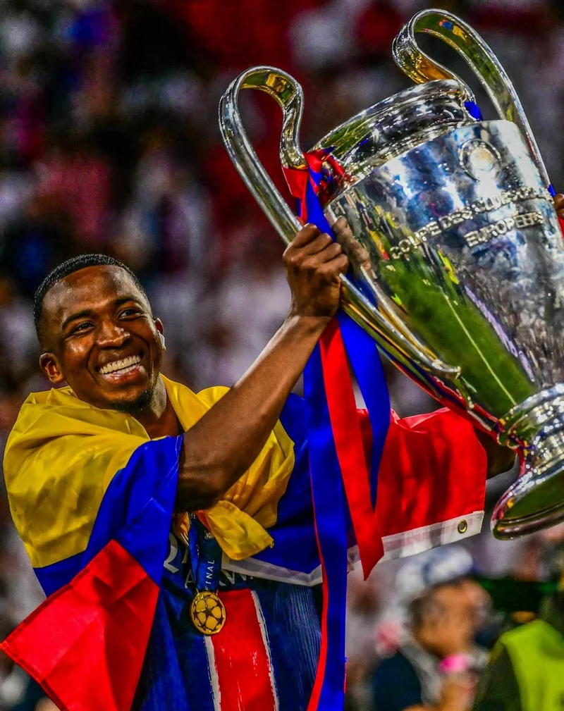 ảnh cầu thủ Willian Pacho 1