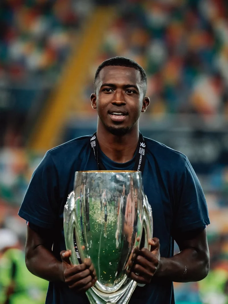 ảnh cầu thủ Willian Pacho 3