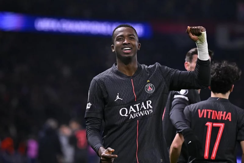 ảnh cầu thủ Willian Pacho 4