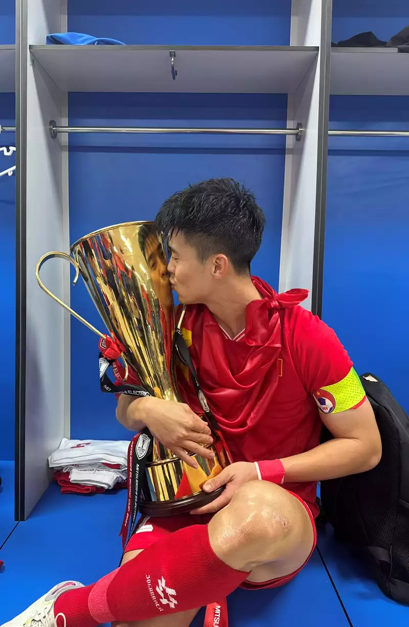 Đỗ Duy Mạnh: Từ tiền vệ trung tâm đến trung vệ hàng đầu Việt Nam