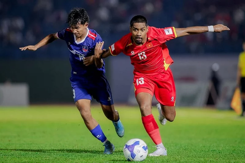 ảnh cầu thủ jason pendant quang vinh 3