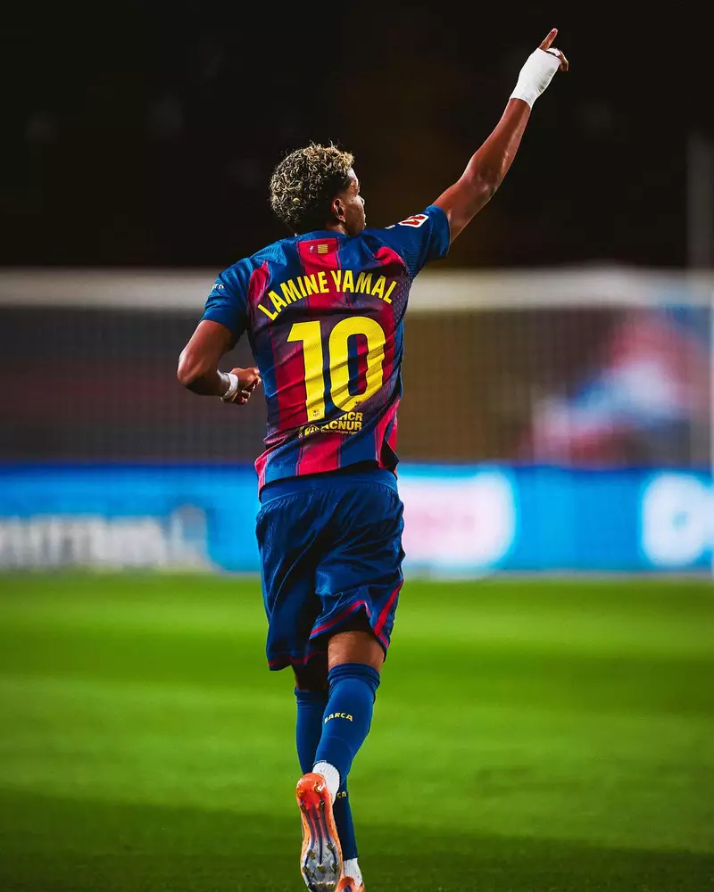 ảnh cầu thủ Lamine Yamal 1