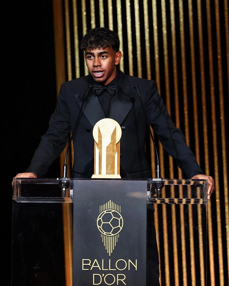 ảnh cầu thủ Lamine Yamal 2