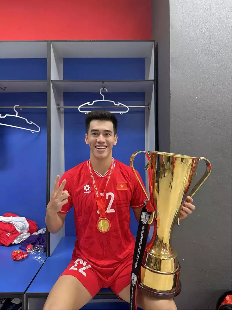 ảnh cầu thủ Nguyễn Tiến Linh 2