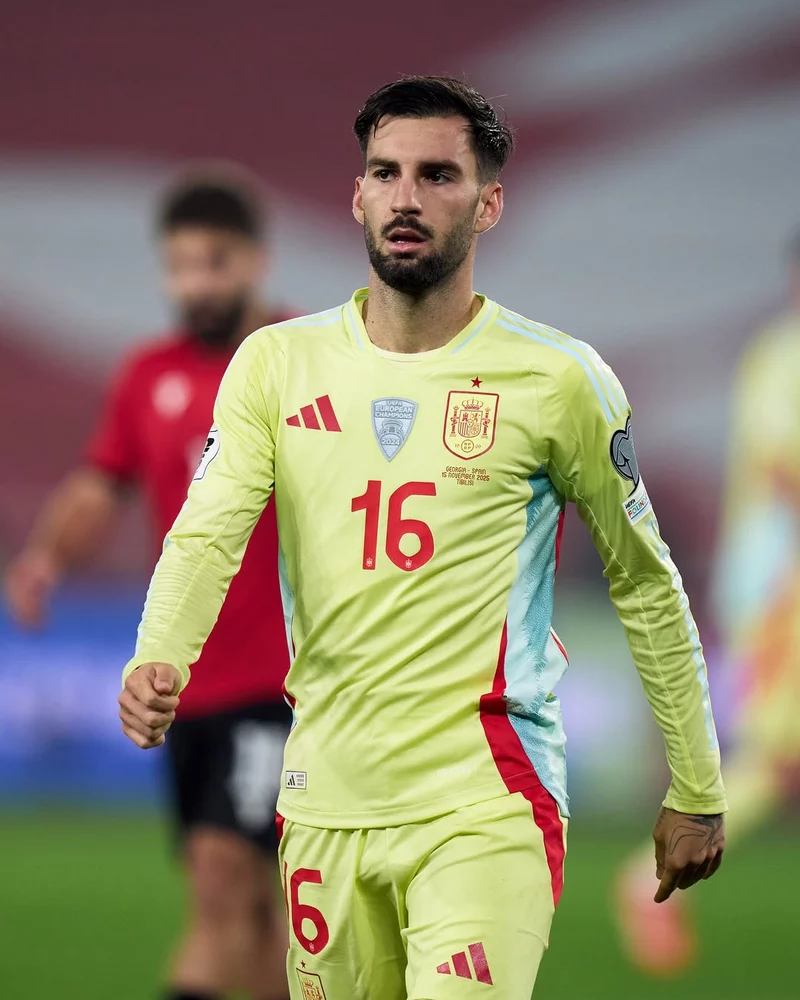 Hình ảnh cầu thủ Álex Baena 2