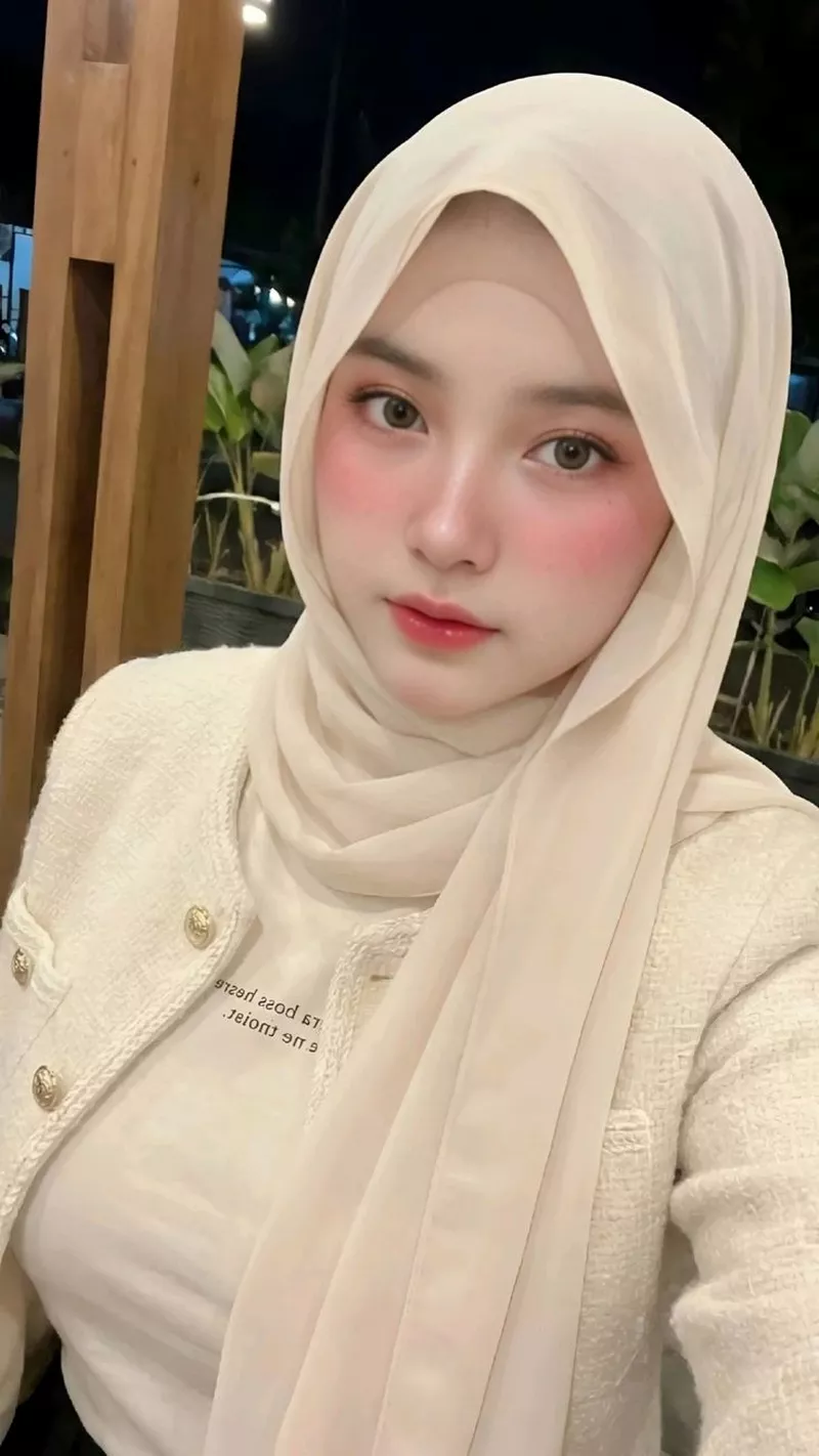 Ảnh gái xinh selfie góc nghiêng thần thánh