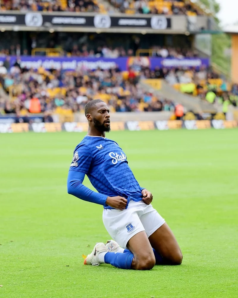 Hình ảnh cầu thủ Beto 4