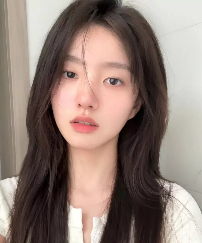 Gái xinh Trung Quốc tóc dài thướt tha