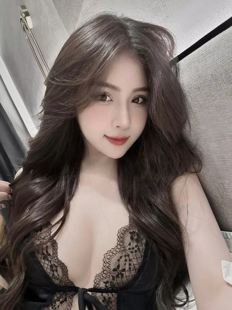 Gái xinh body đẹp ngực đầy được yêu thích trên mạng xã hội