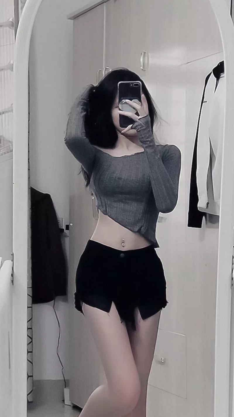 Gái xinh che mặt mang nét đẹp tự nhiên