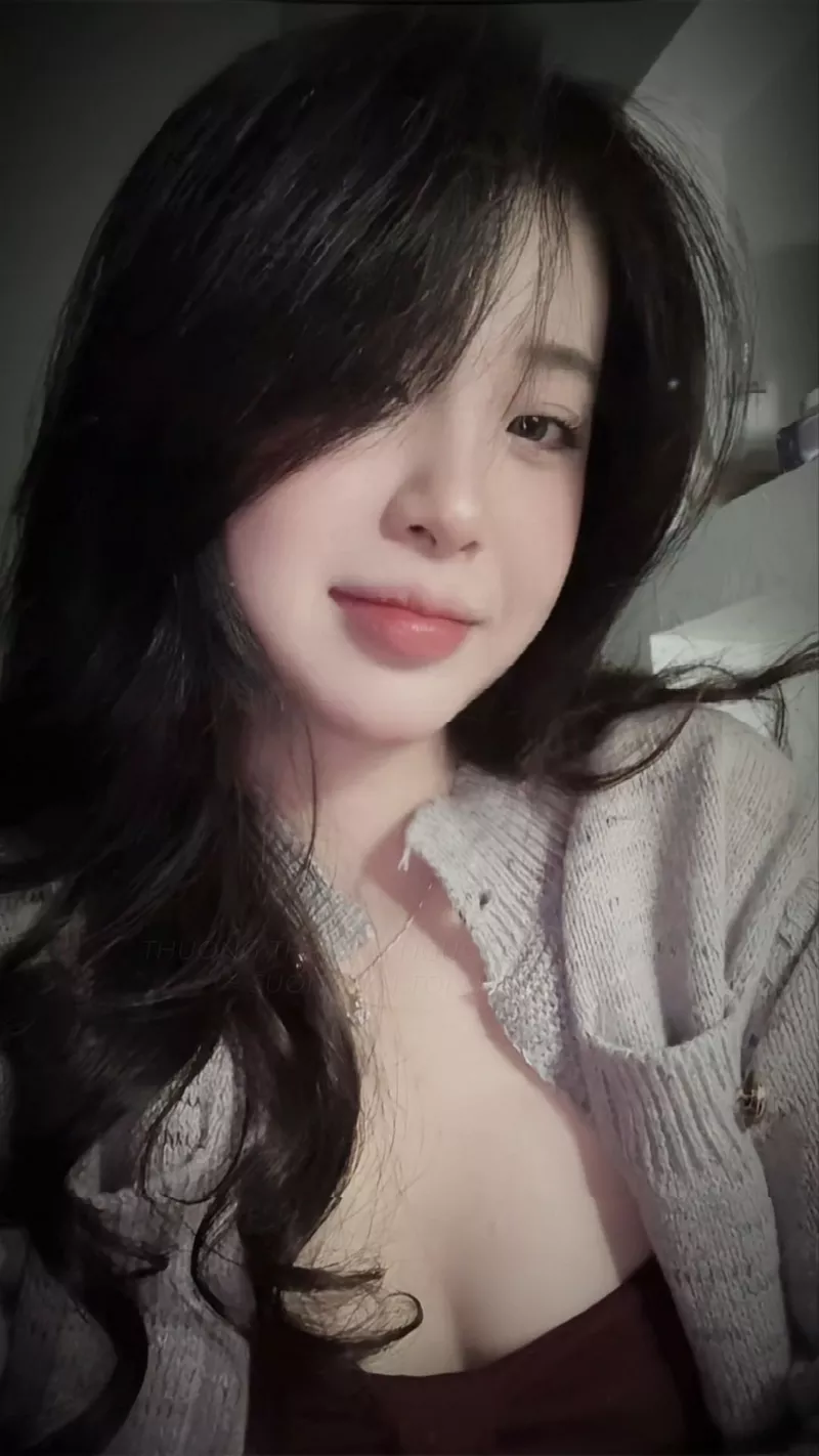 Gái xinh trưởng thành chụp ảnh khoe vóc dáng quyến rũ