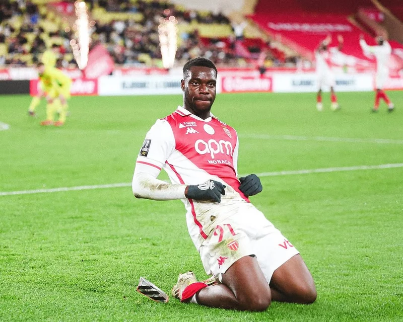 Hình ảnh cầu thủ George Ilenikhena 3