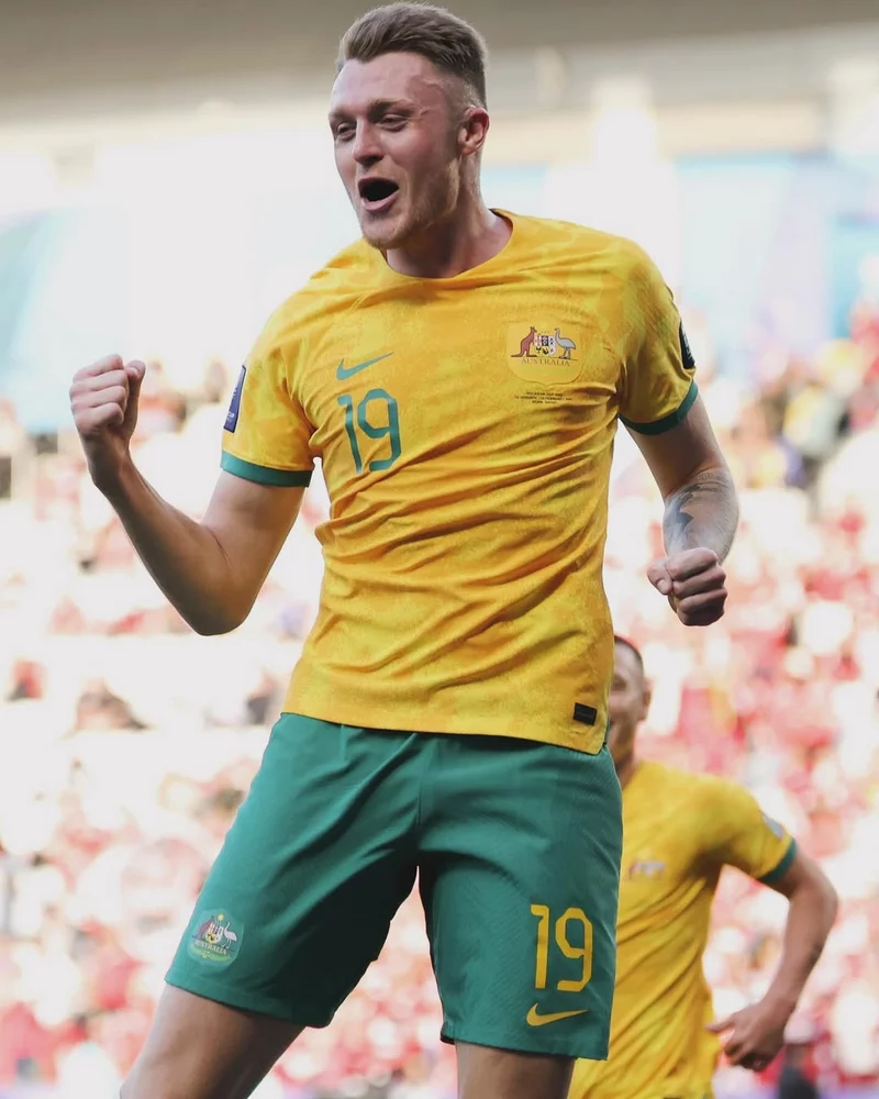 Hình ảnh cầu thủ Harry Souttar 1