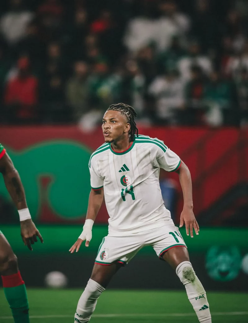 Hình ảnh cầu thủ Hicham Boudaoui 1