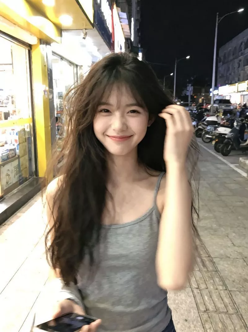 Hot girl Trung Quốc với đôi mắt to tròn long lanh