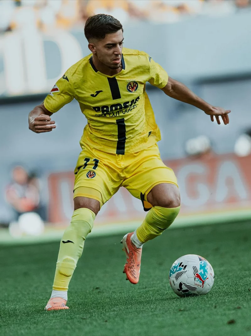 Hình ảnh cầu thủ Ilias Akhomach 1