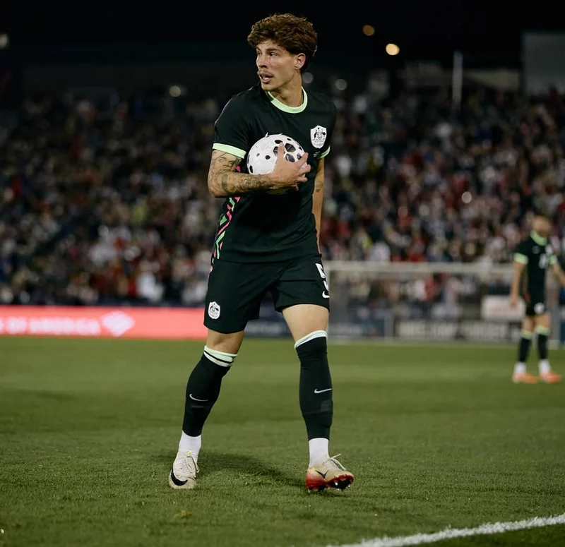 Hình ảnh cầu thủ Jordan Bos 1