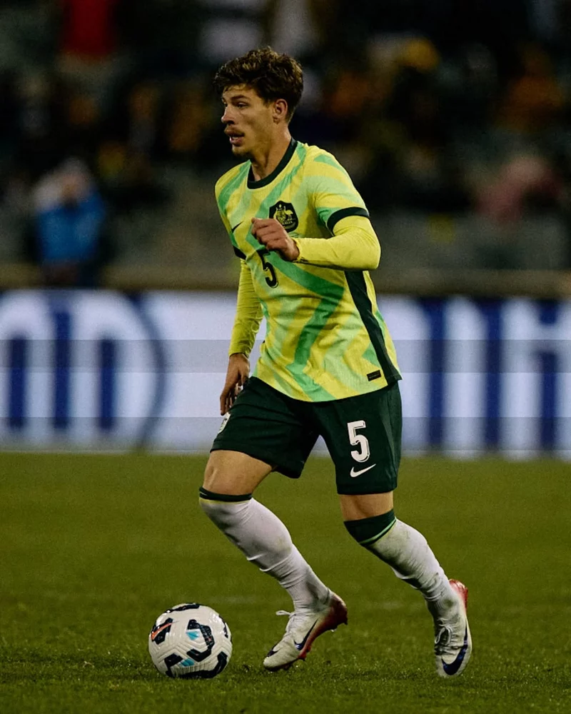 Hình ảnh cầu thủ Jordan Bos 3