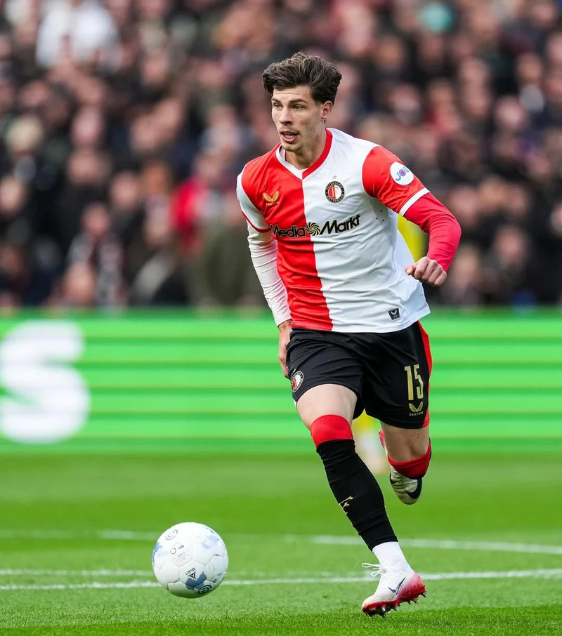 Hình ảnh cầu thủ Jordan Bos 4