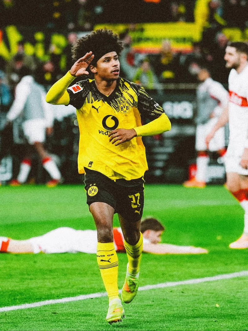 Hình ảnh cầu thủ Karim Adeyemi 1