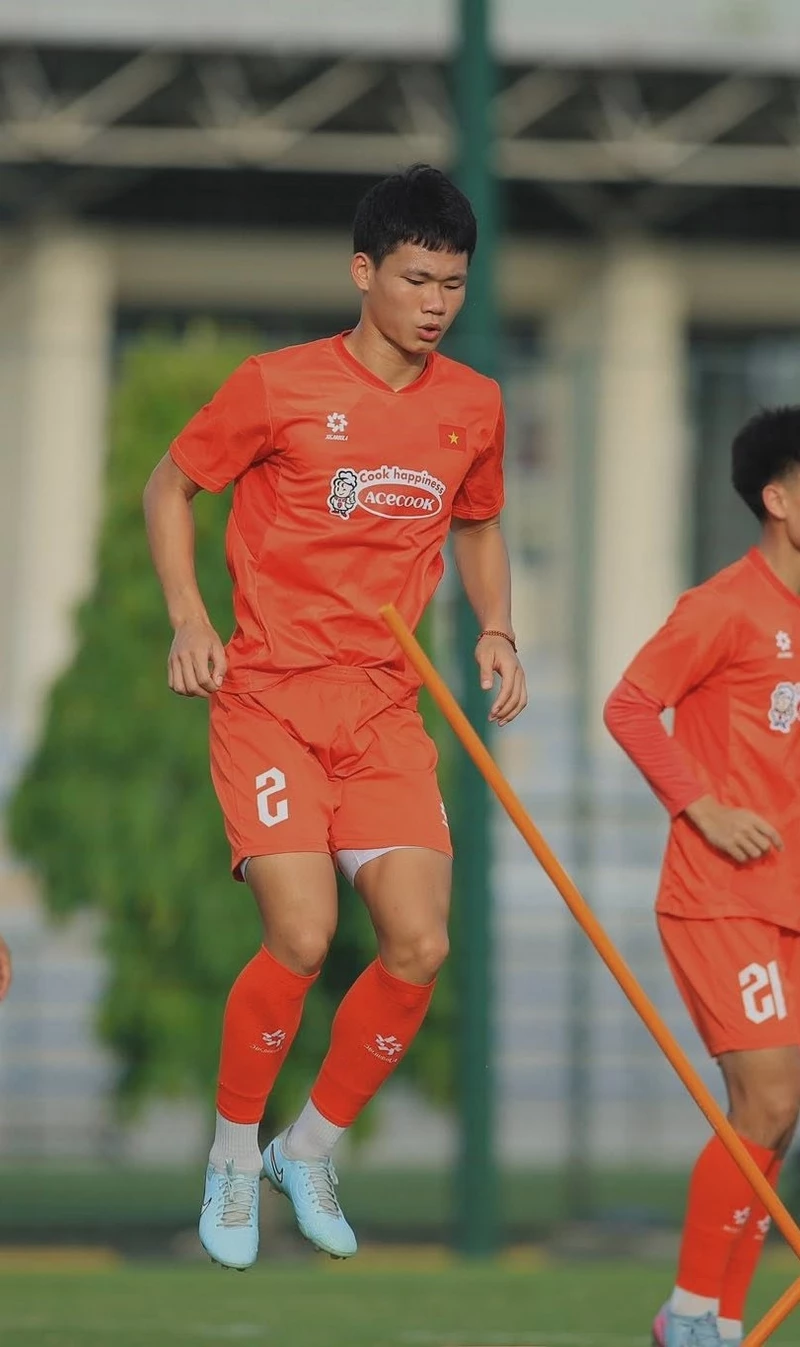 Hình ảnh cầu thủ Lê Văn Hà 1