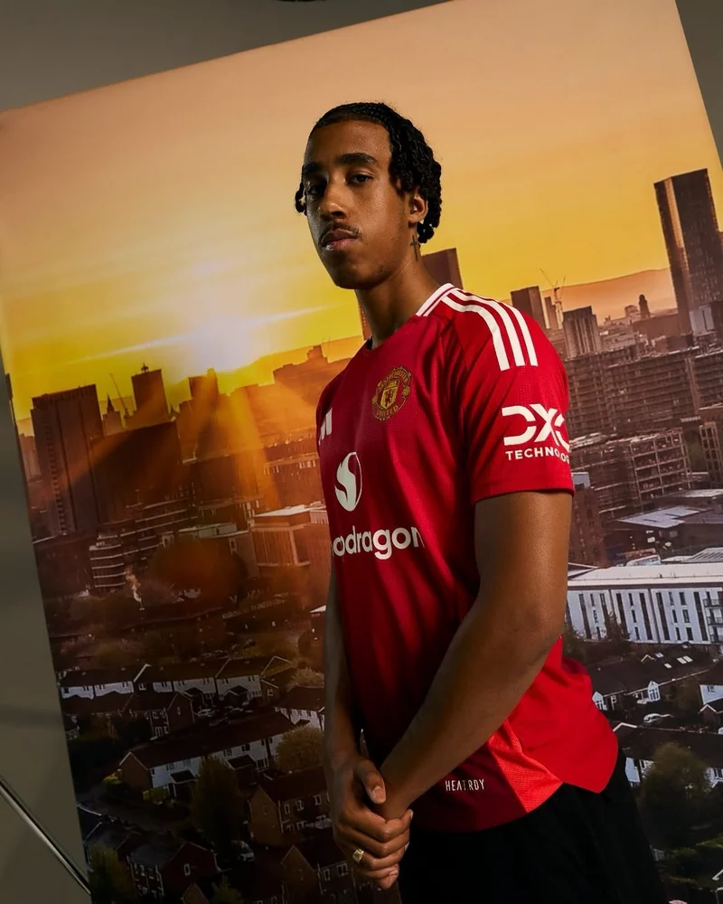 Leny Yoro – Tài năng Pháp thay đổi lối chơi hàng thủ MU