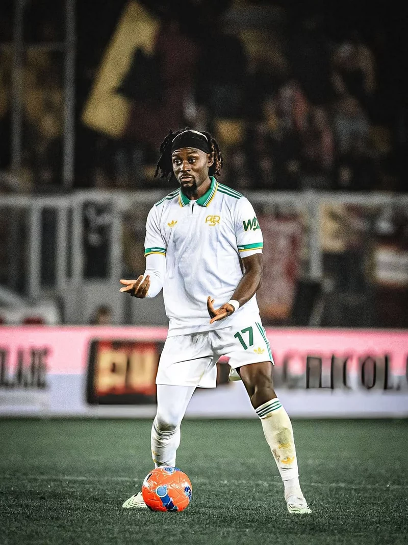 Hình ảnh cầu thủ Manu Koné 2