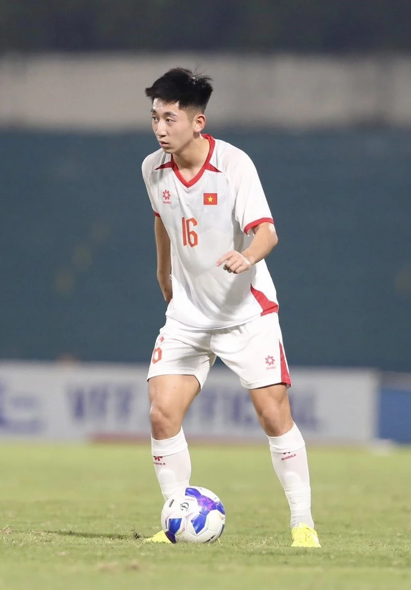 Hình ảnh cầu thủ Nguyễn Nhật Minh 2