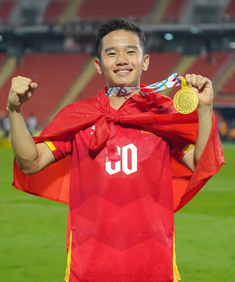 Tiểu sử cầu thủ Võ Anh Quân: Hậu vệ triển vọng của bóng đá Việt Nam