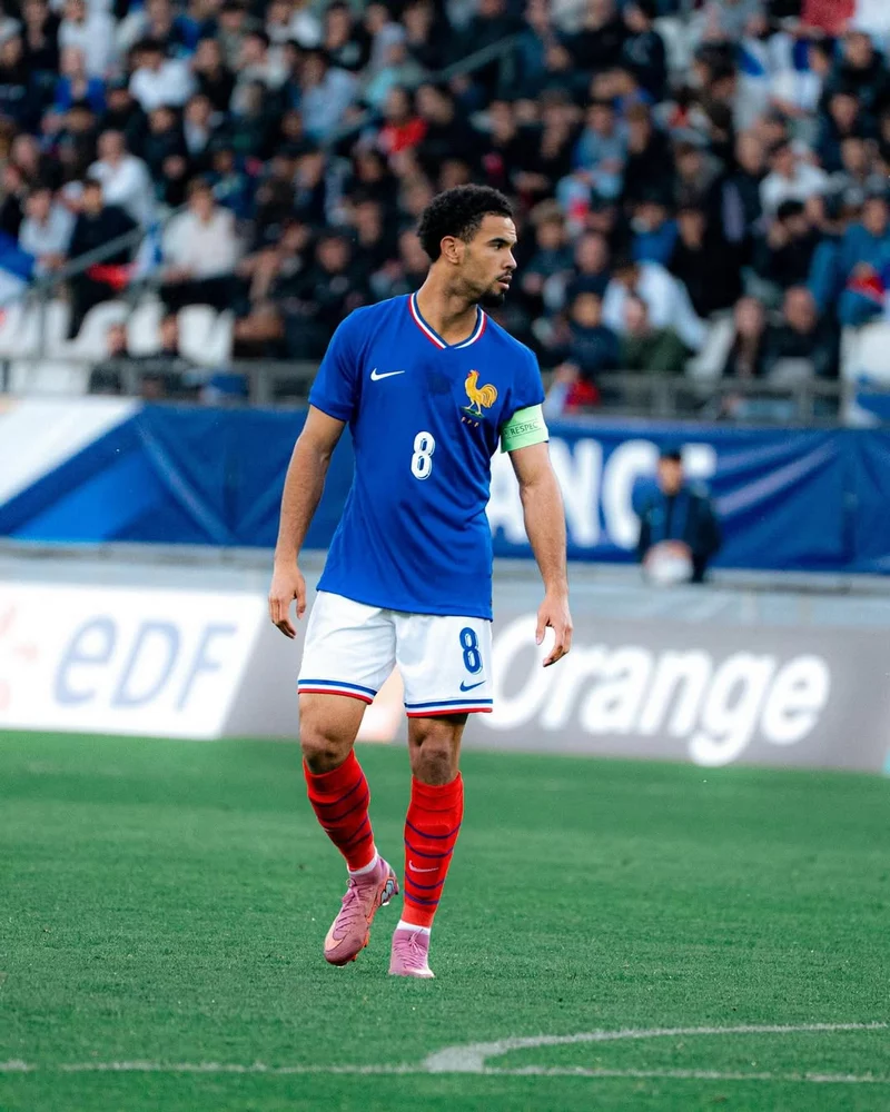 Hình ảnh cầu thủ Warren Zaïre-Emery 3