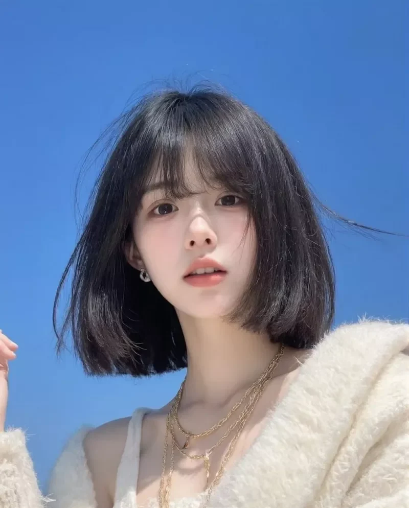 Gái xinh Hàn Quốc tóc ngắn cá tính đáng yêu