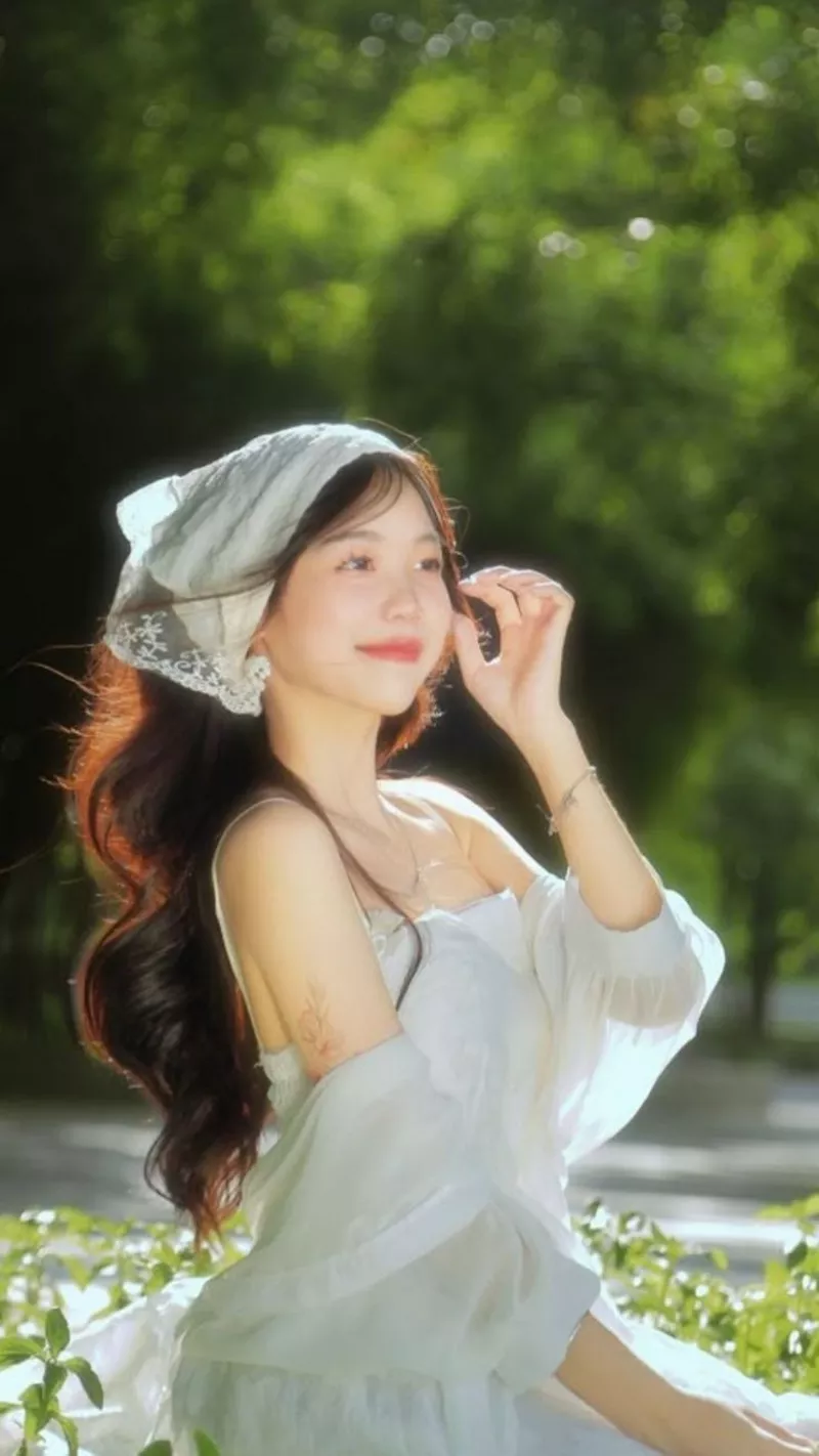 Gái xinh Việt Nam với làn da trắng mịn tự nhiên