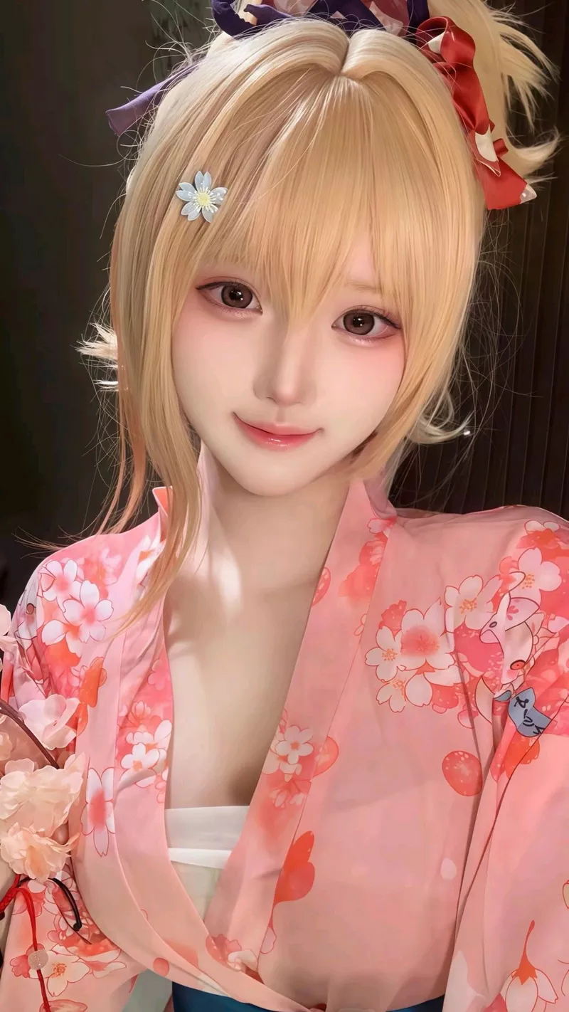 Gái xinh cosplay anime với nụ cười dễ thương