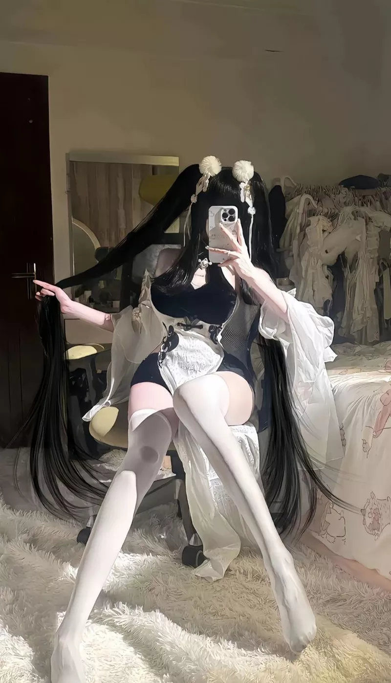 Gái xinh cosplay anime với tạo dáng cực đáng yêu